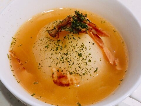 あま〜くてトロトロ♪新玉ねぎの丸ごとスープ